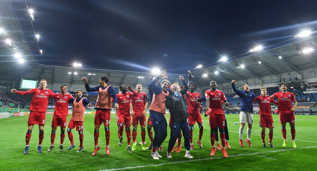 Pyrotechnik legalisieren? DFB willigt Hamburg-Antrag ein!