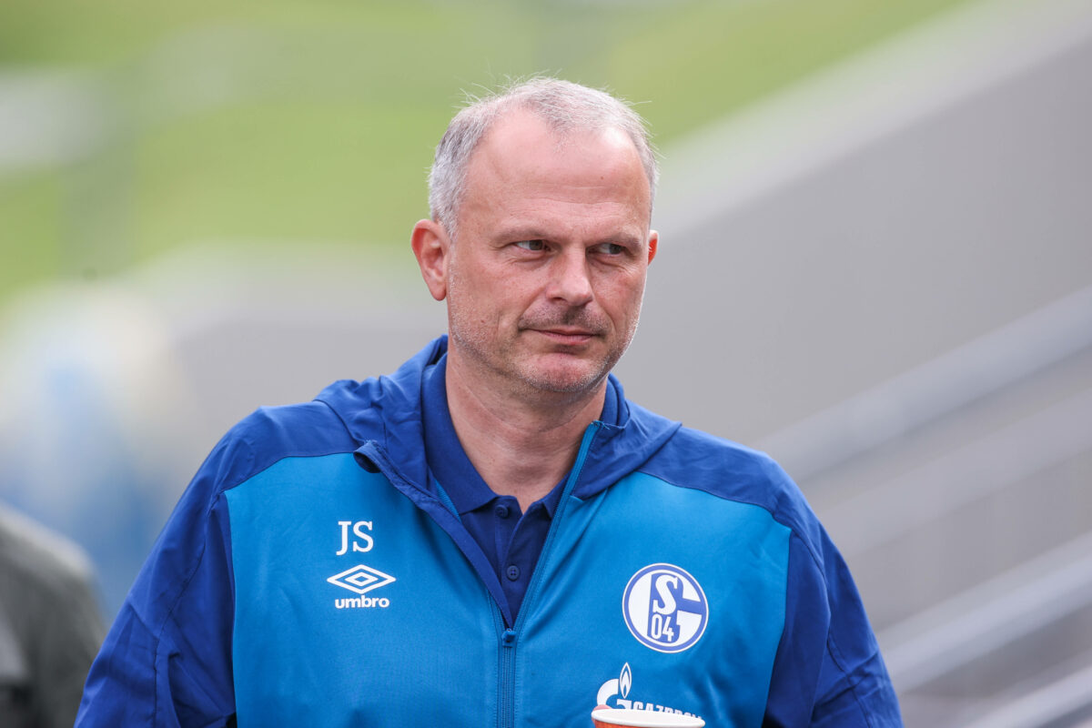 Schalke | Nach Moukoko-Beleidigungen – Schneider  appelliert an Fans