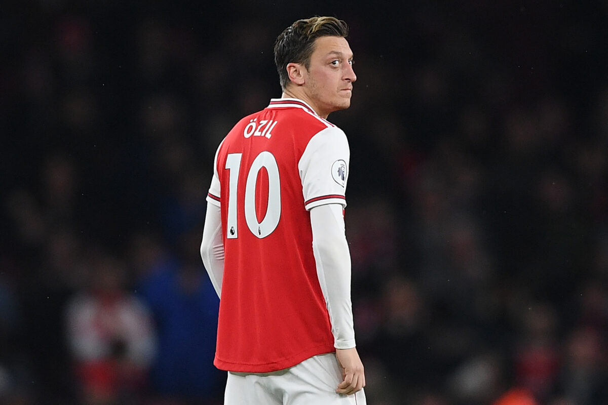 Der Absturz des Mesut Özil: Wie die fußballerischen Argumente verschwanden