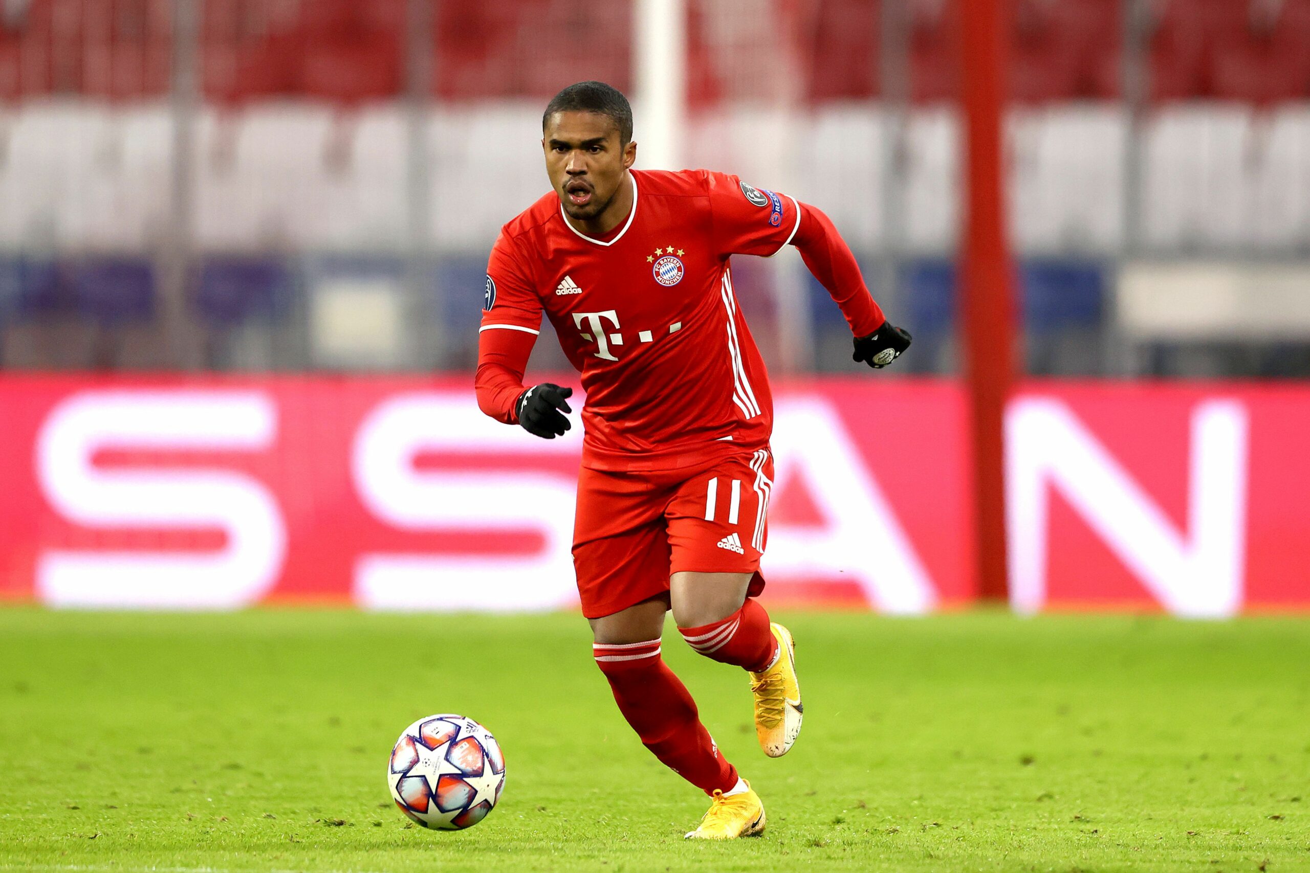 FC Bayern: Douglas Costa fällt vorerst aus