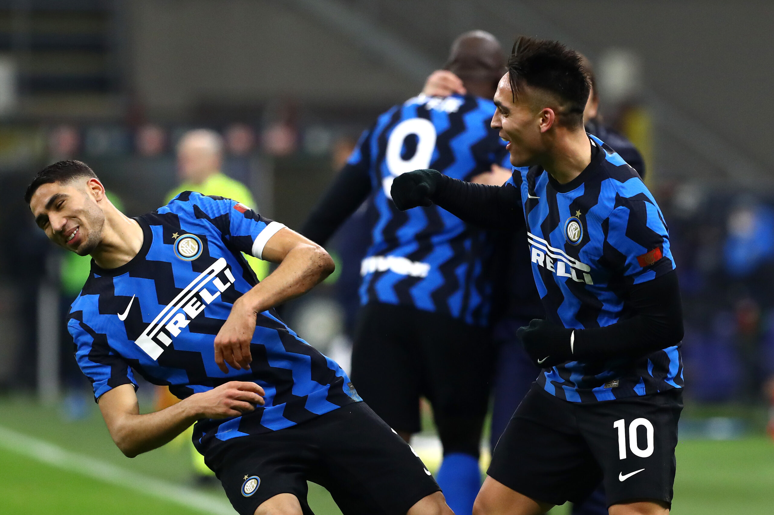 Inter schlägt Lazio im Topspiel und springt an die Tabellenspitze!