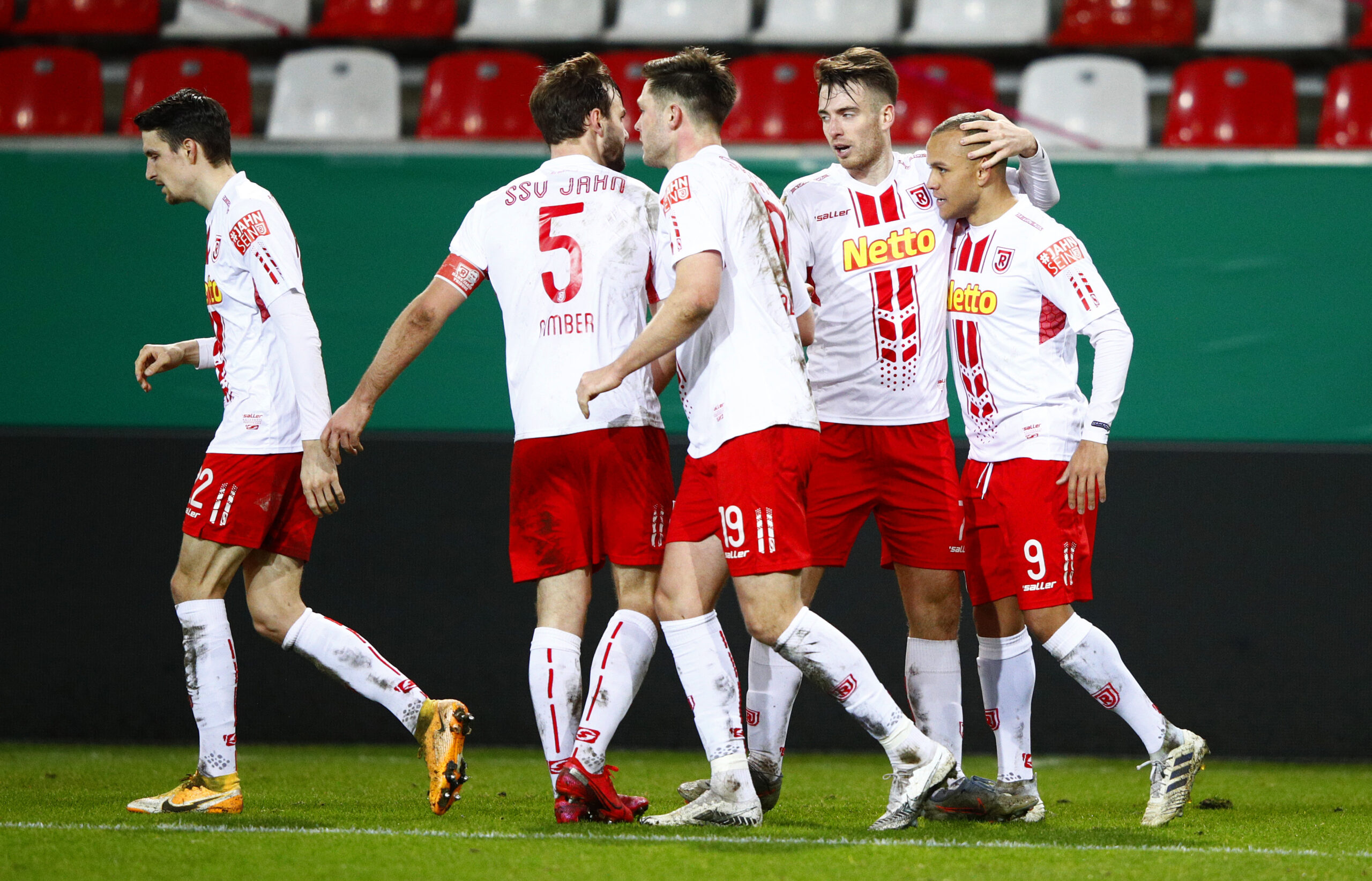 Elfmeterschießen! Regensburg wirft den 1. FC Köln aus dem DFB-Pokal