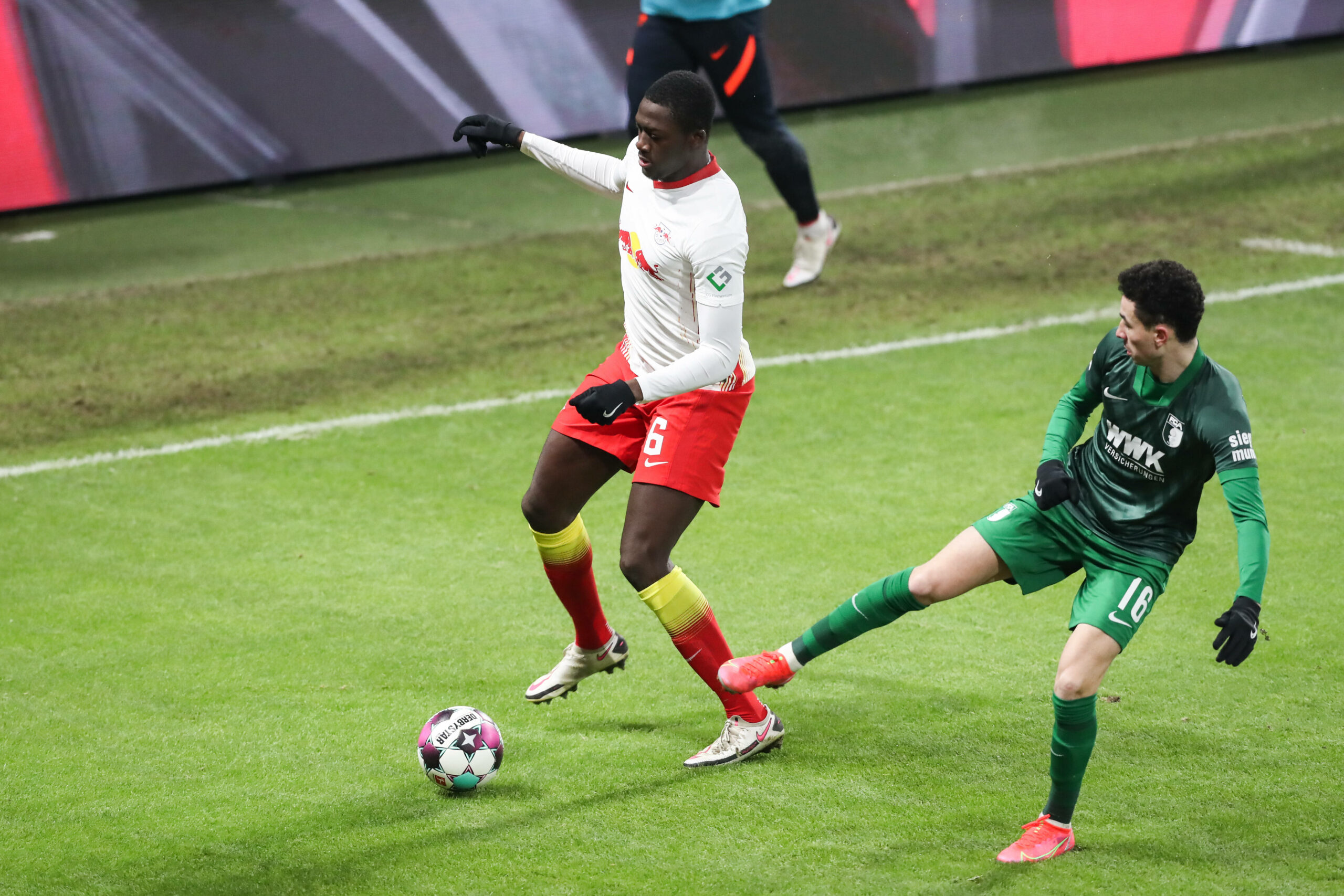 RB Leipzig | Konate soll schon Teile des Medizinchecks für Liverpool-Wechsel absolviert haben