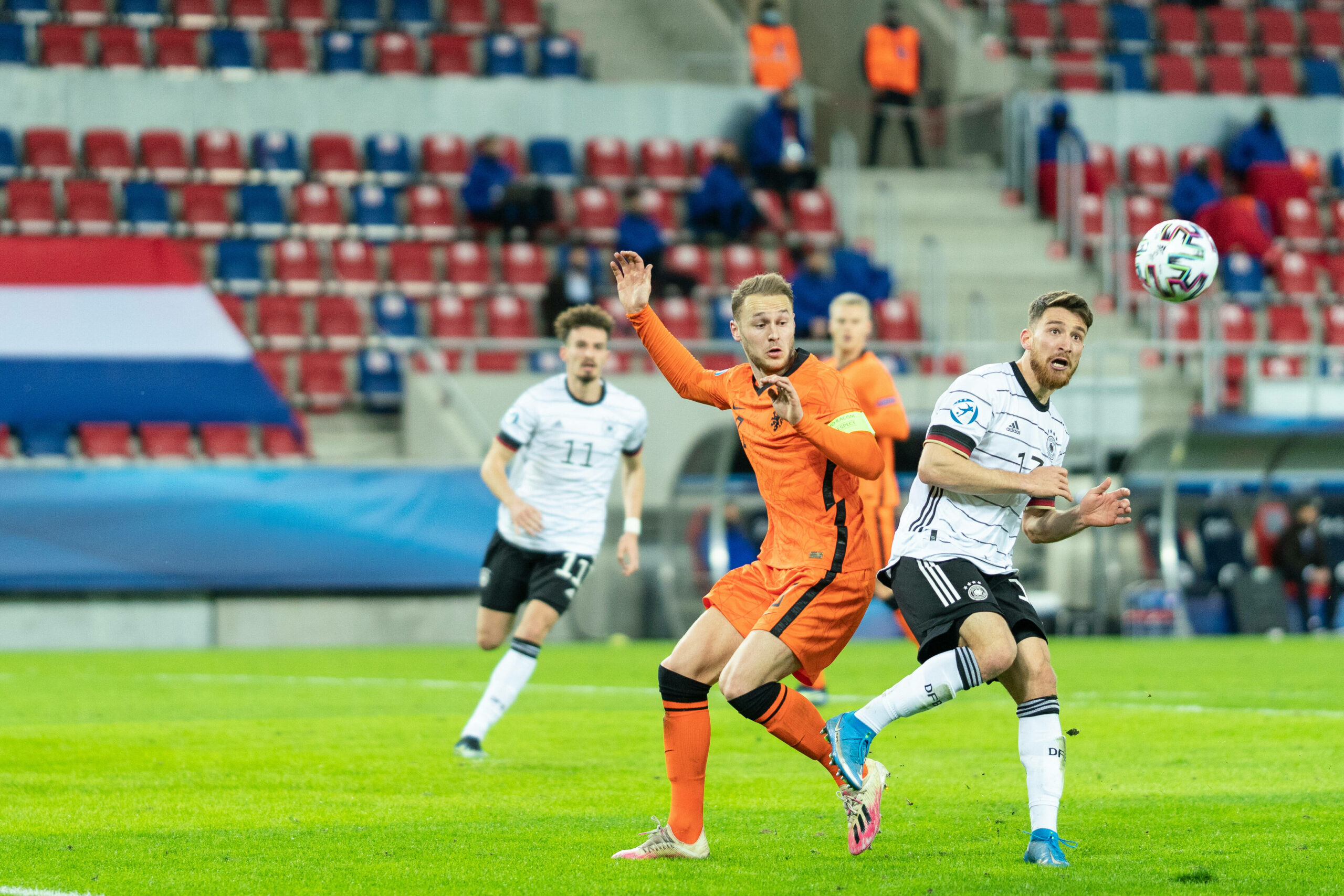 U21-EM: DFB-Elf mit Remis gegen die Niederlande, drei Platzverweise bei Spanien gegen Italien