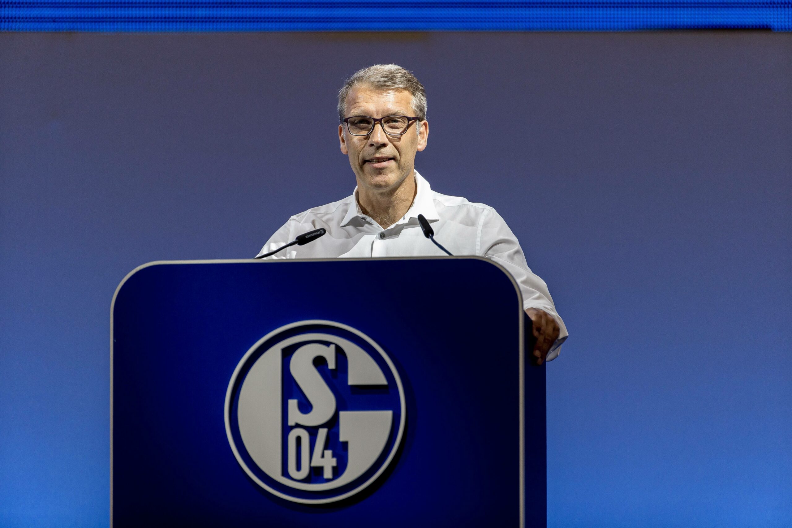 Schalke 04 | Peter Knäbel äußert sich zur Trainersuche