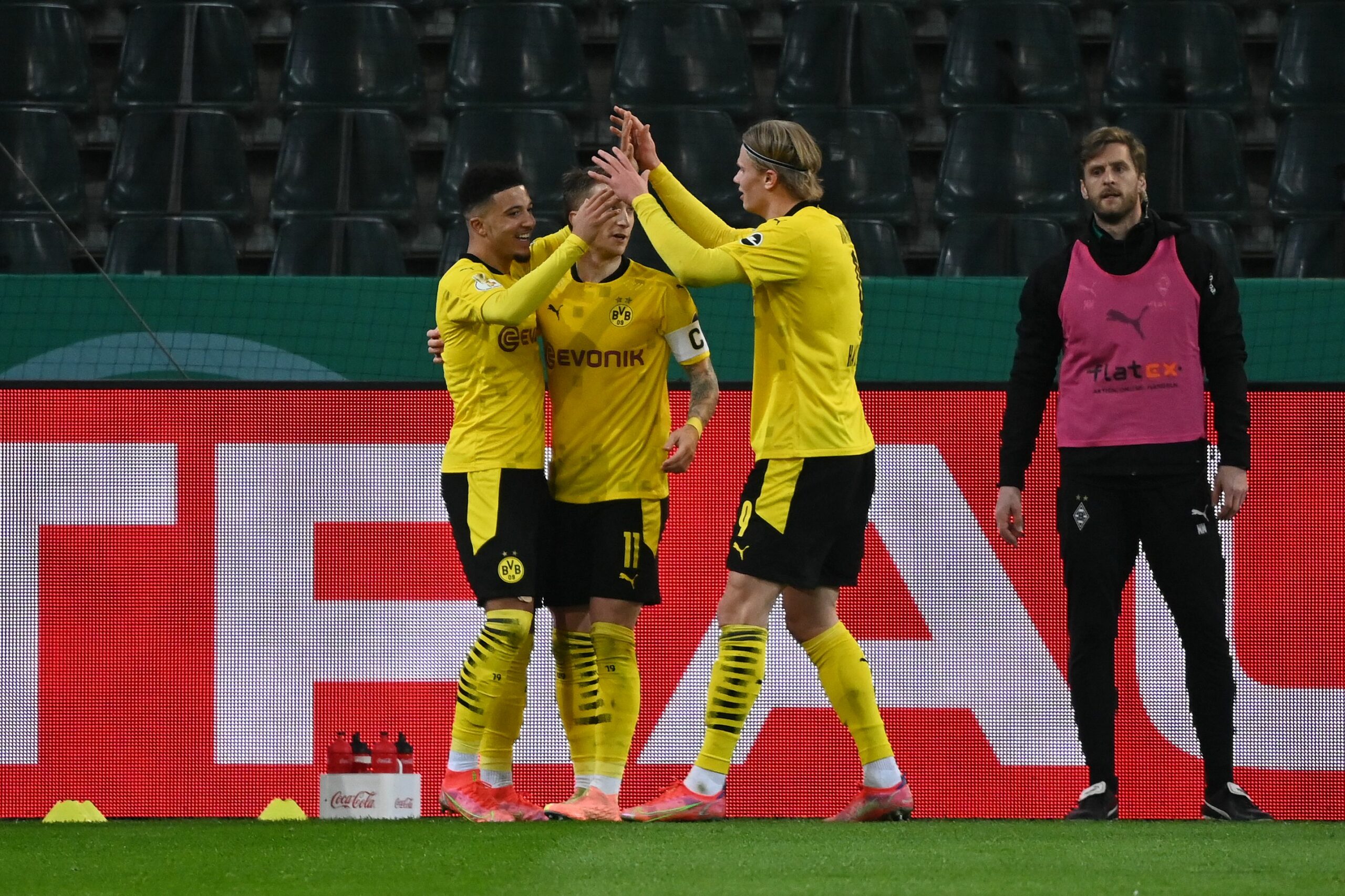 DFB-Pokal | Sancho schießt den BVB gegen Gladbach ins Halbfinale