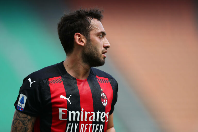 AC Milan | Vertragspoker mit Calhanoglu: Juve wittert Chance