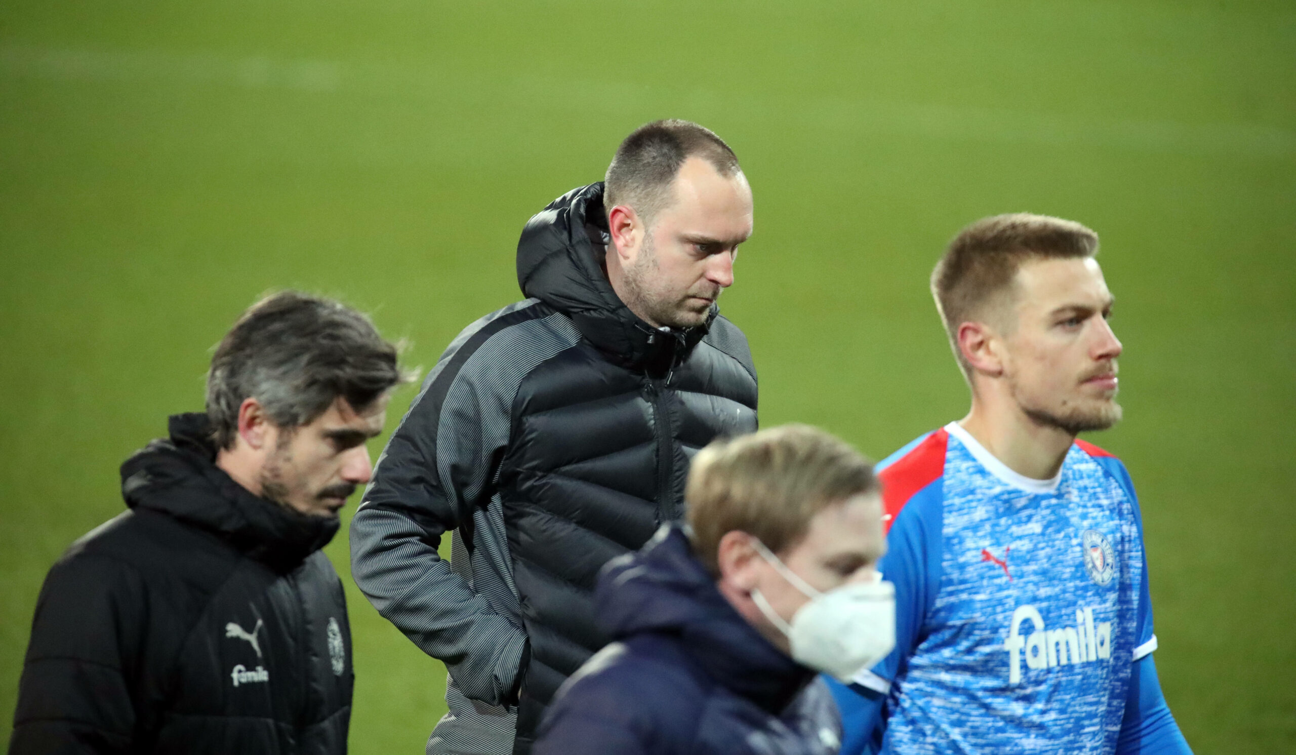 Holstein Kiel | Neun Spiele in einem Monat – Trainer Werner warnt vor „körperlichen Folgen“