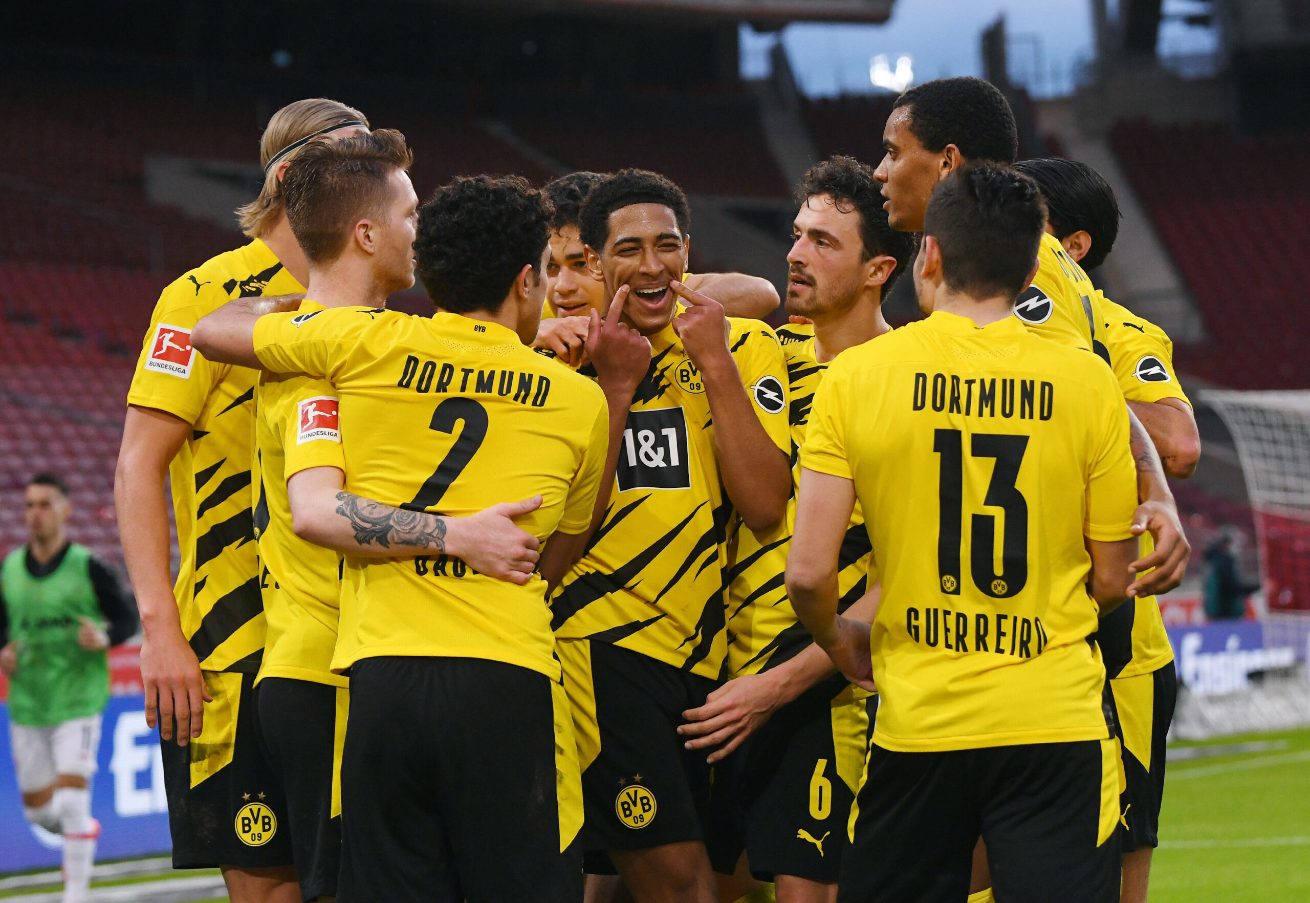 Knauff mit dem Siegtor! Dortmund gewinnt wildes Spiel in Stuttgart
