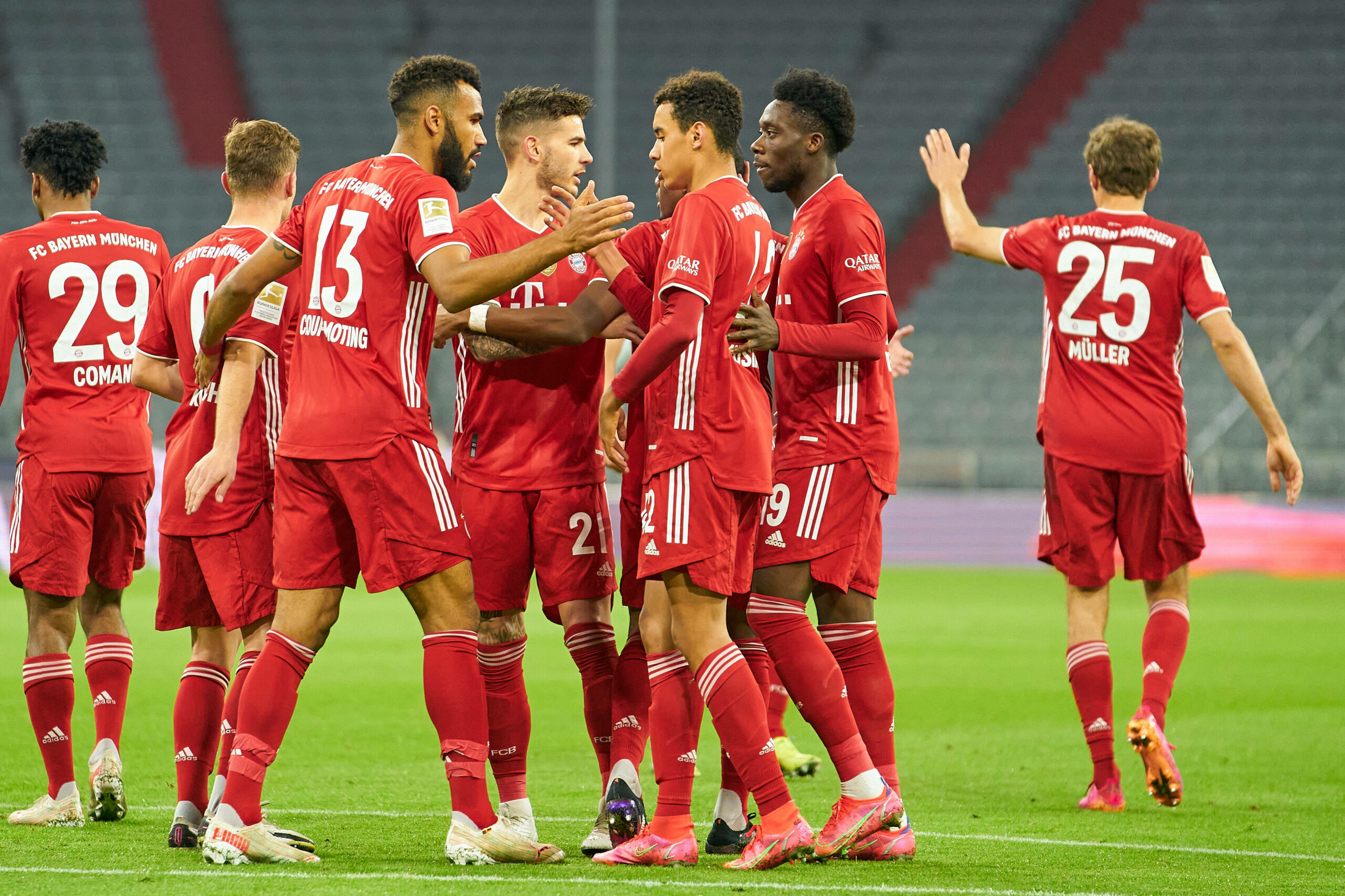 Bundesliga | Matchball FC Bayern, Frankfurt souverän, Schalke abgestiegen