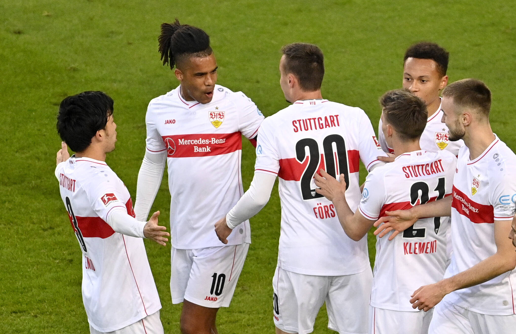 Bundesliga: Stuttgart siegt, Augsburg vergibt zahlreiche Chancen