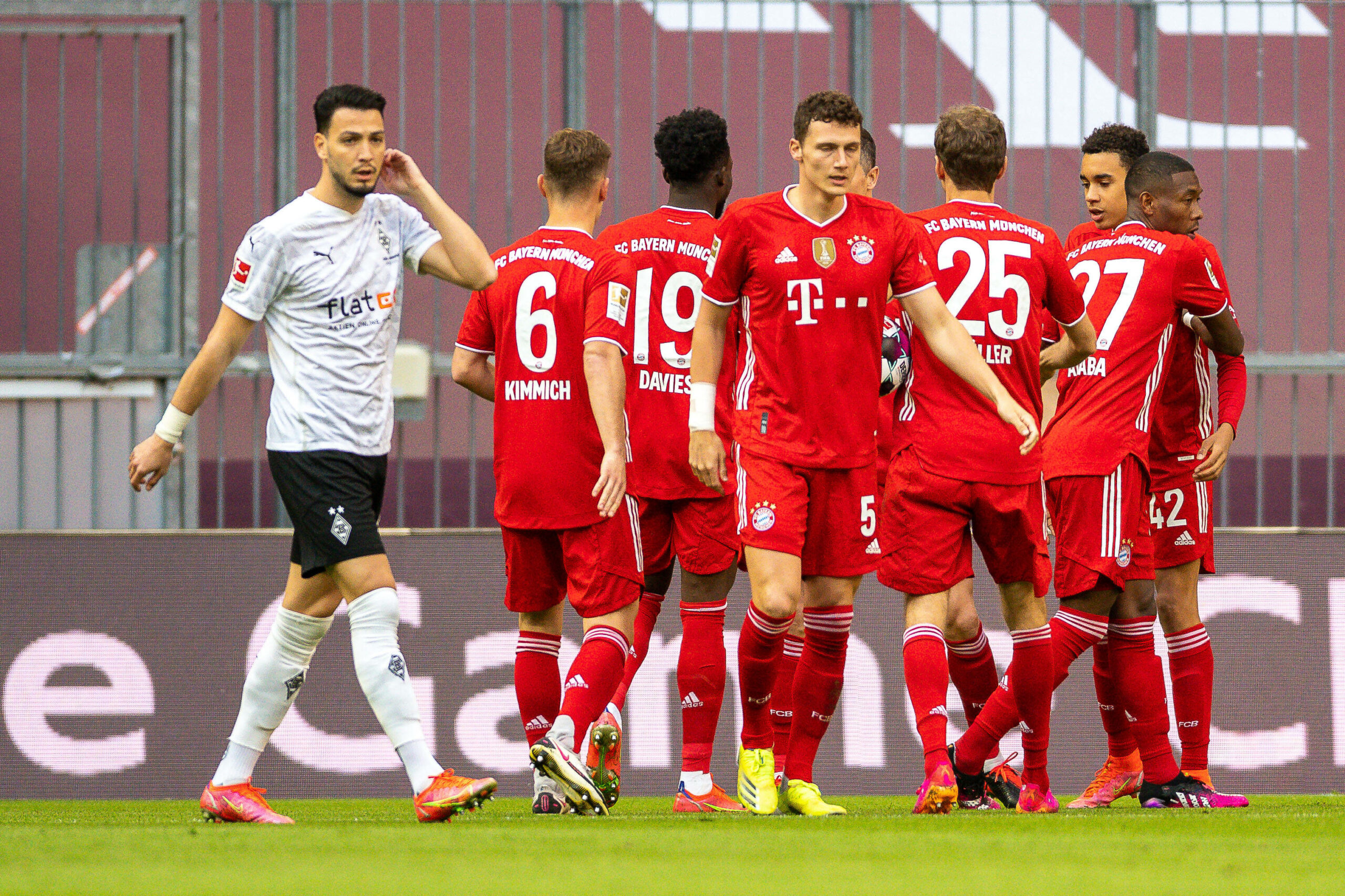 Bundesliga | Lewandowski nah an Müller-Rekord – Bayern deklassiert Gladbach