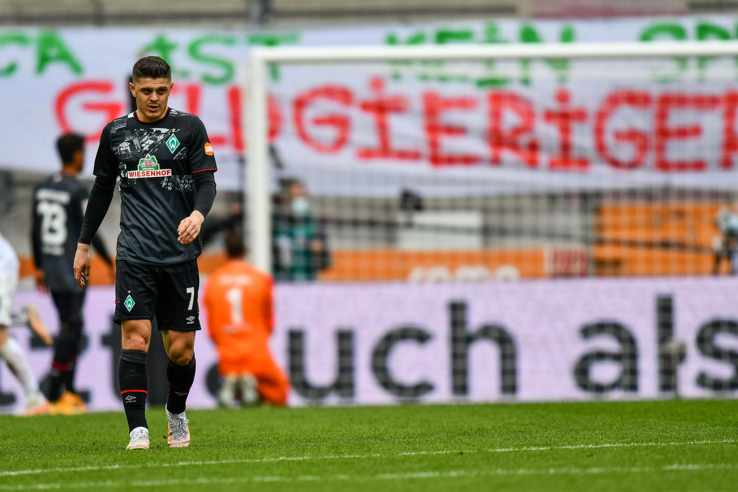 Werder Bremen hofft auf Ziehen der Rashica-Ausstiegsklausel