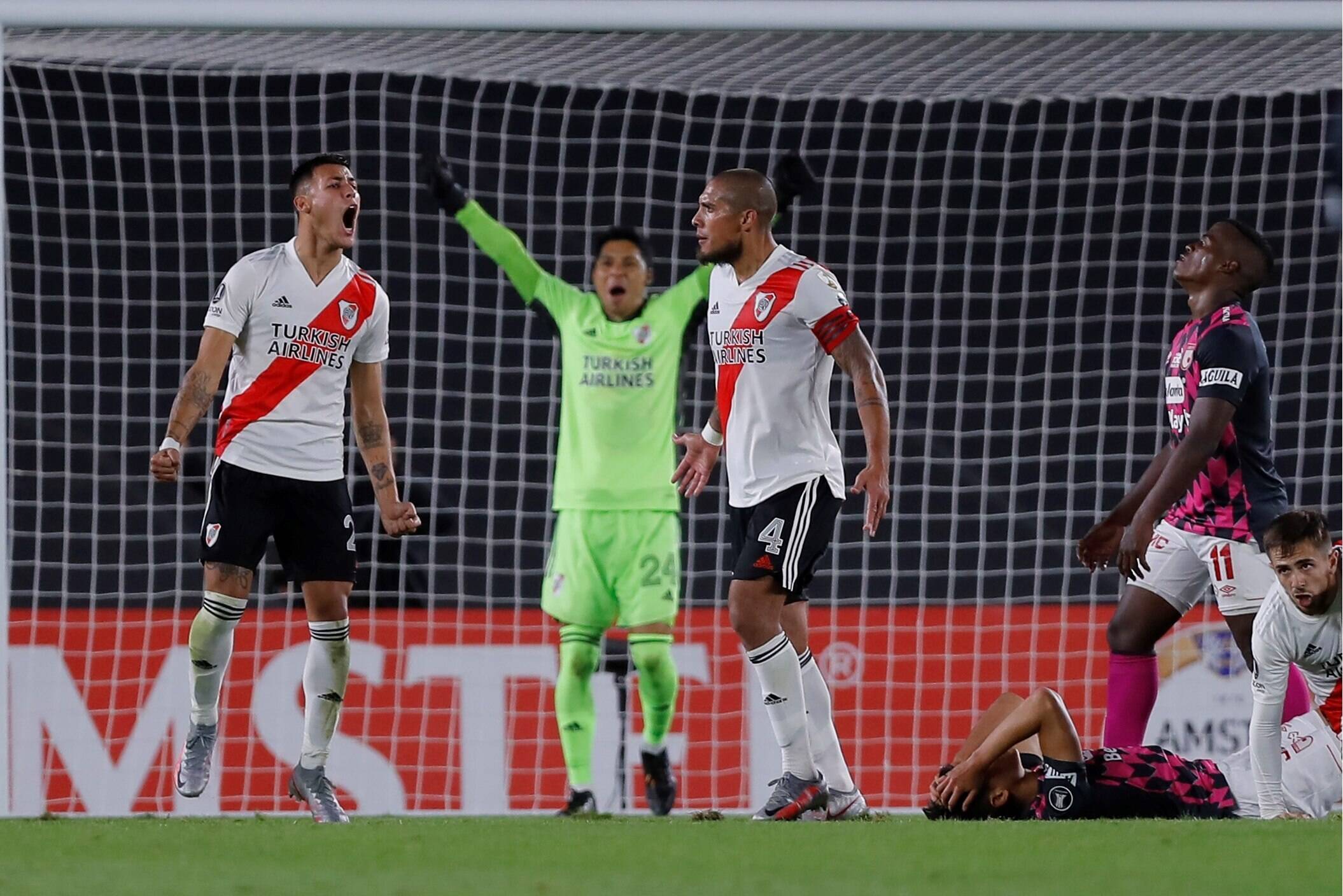 Das Wunder von River Plate: Sieg trotz über 20 Corona-Ausfällen und Feldspieler als Keeper