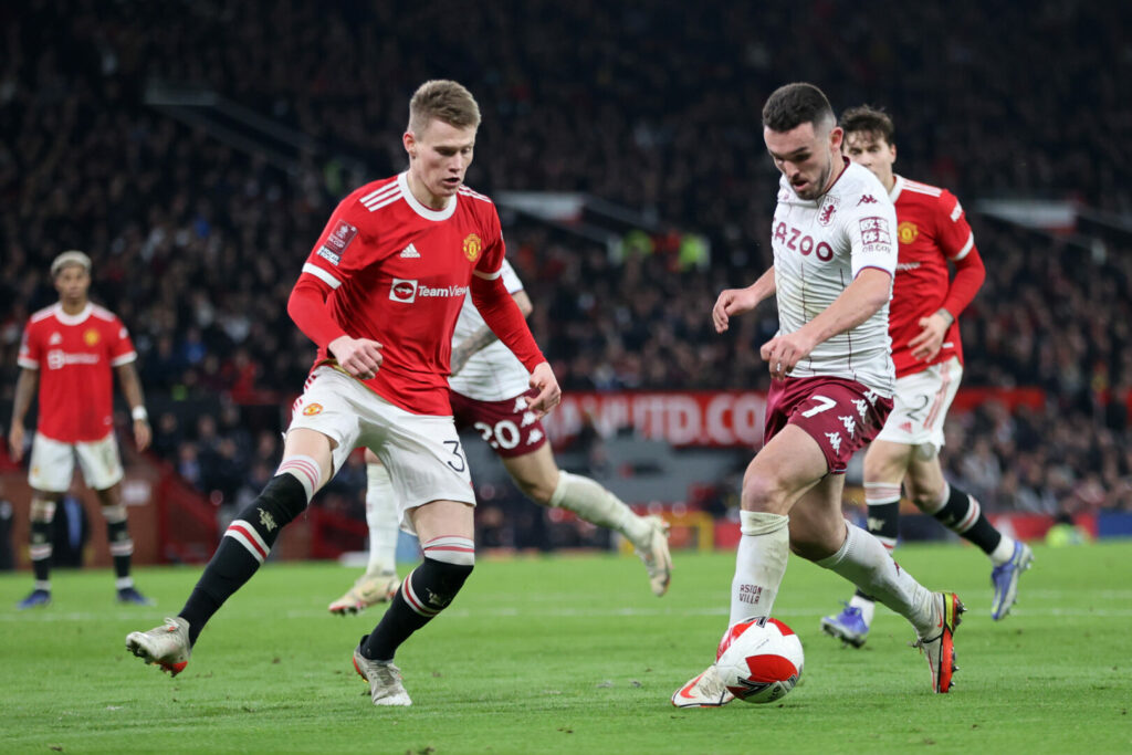 John McGinn (rechts), hier mit Aston Villa in einem Spiel gegen Manchester United