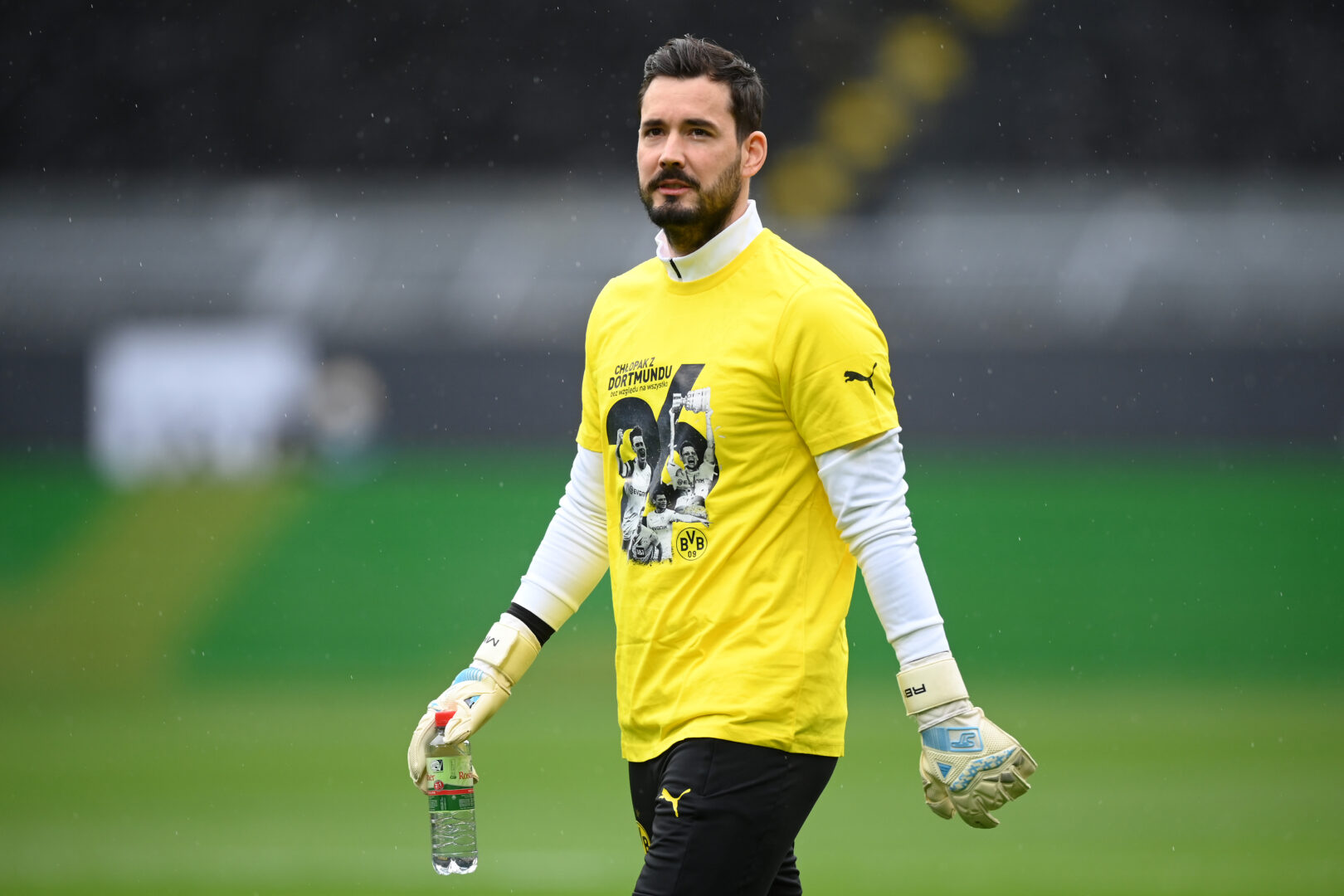 Roman Bürki im Aufwärmshirt