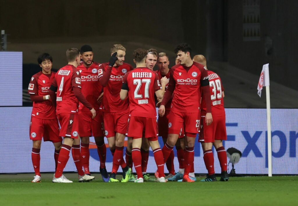 Bielefeld gewinnt in Frankfurt