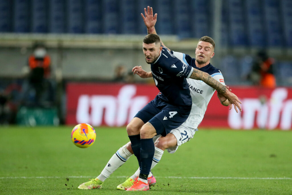 Der 1. FC Köln verstärkt sich mit Julian Chabot.