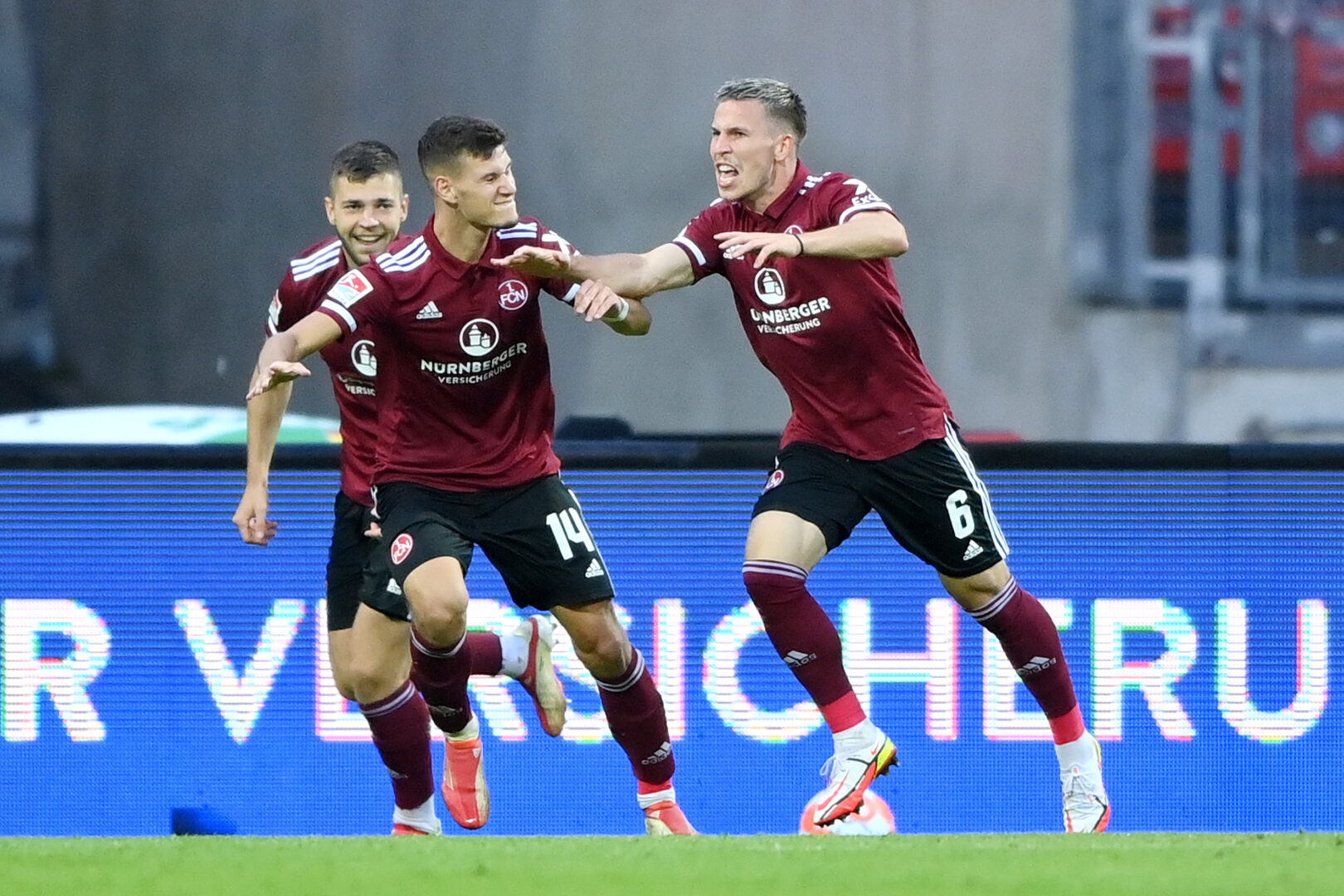 Der 1. FC Nürnberg bezwang Jahn Regensburg.