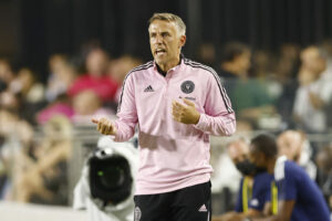 Phil Neville Inter Miami an der Seitenlinie gegen CF Montreal. Kein großer Fan von Messi.