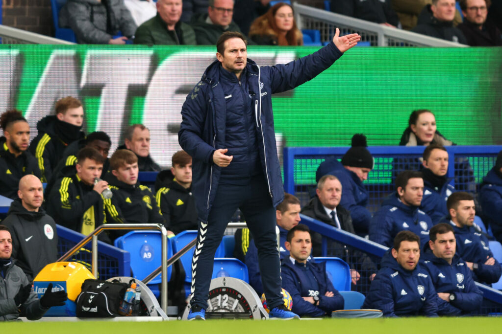 Der FC Everton hadert mit den Schiedsrichterleistungen.