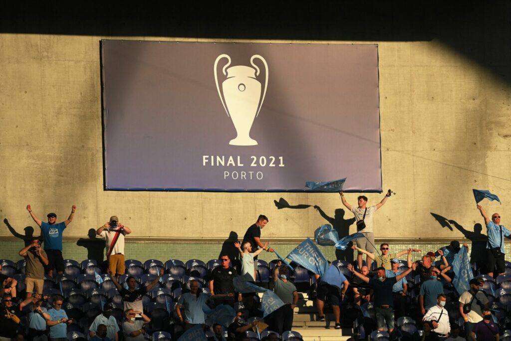 Die UEFA stellt reichlich Freikarten für ihre Finalspiele zur Verfügung.