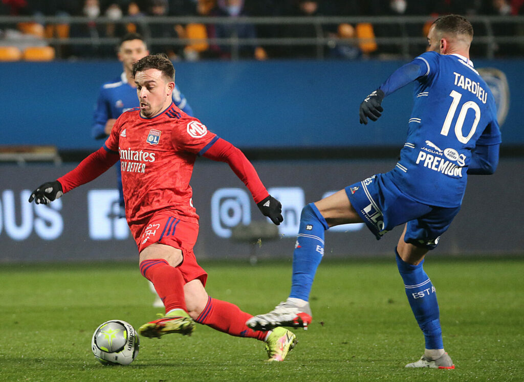 Xherdan Shaqiri im Dribbling