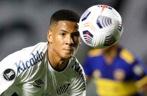 Der FC Barcelona will sich die Dienste von Angelo Gabriel sichern.