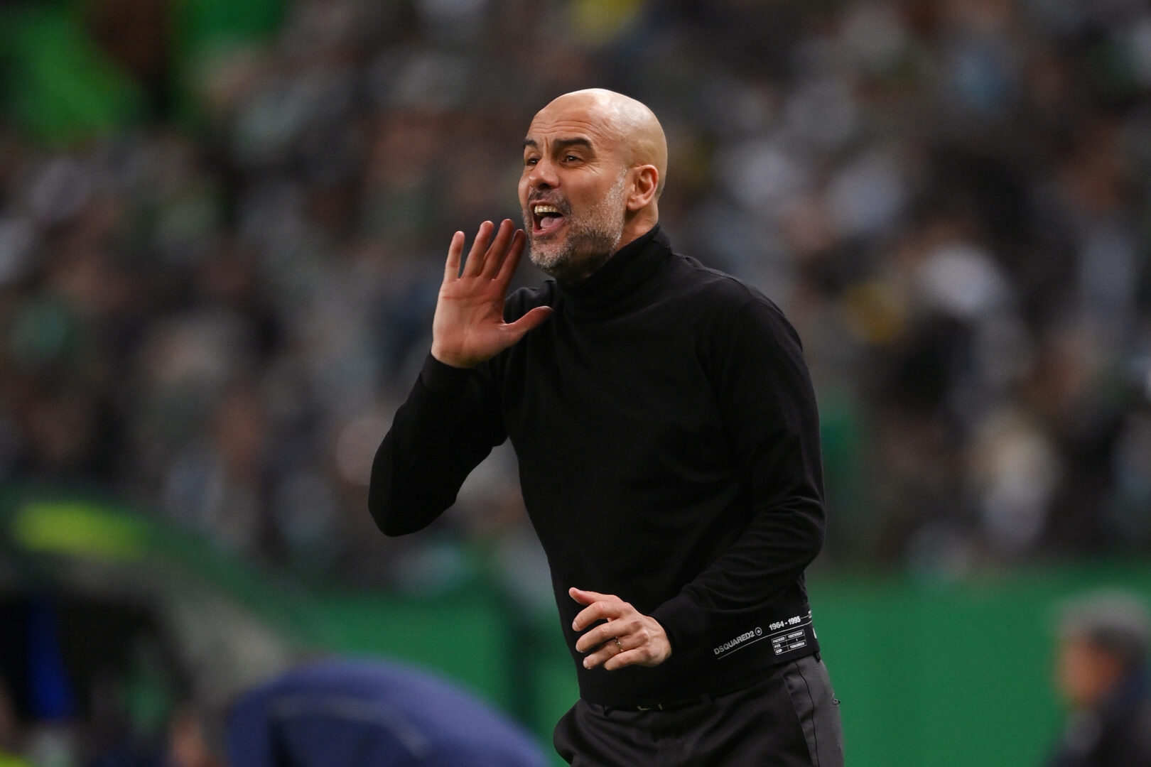 Pep Guardiola beim Coachen.