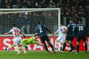 Charles Aranguiz (Bayer Leverkusen) Tor gegen Atalanta