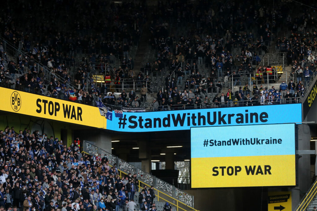 Russland führt aktuell Krieg in der Ukraine. Dagegen gibt es vielfältigen Protest.