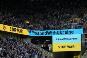 Russland führt aktuell Krieg in der Ukraine. Dagegen gibt es vielfältigen Protest.