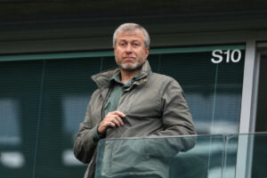 Den FC Chelsea treffen die Sanktionen gegen Roman Abramovich hart.