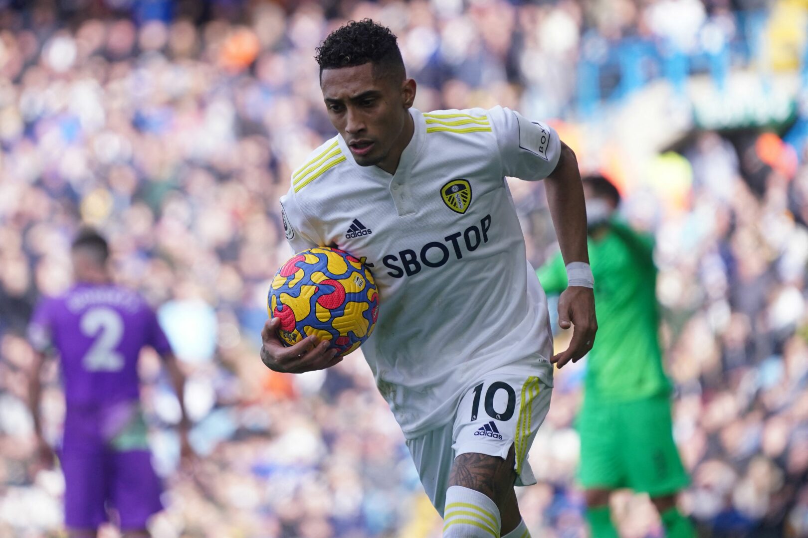 FC Barcelona soll sich mit Leeds-Star Raphinha einig sein