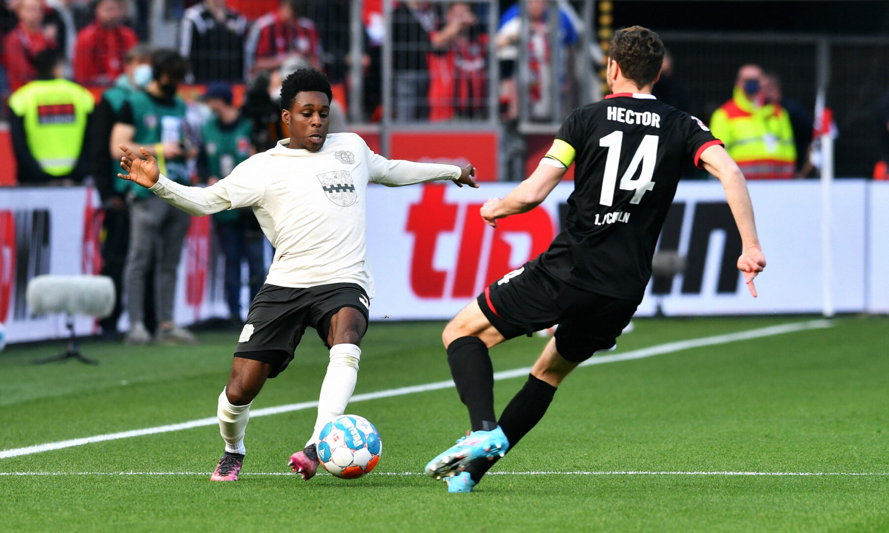 Frimpong Leverkusen
