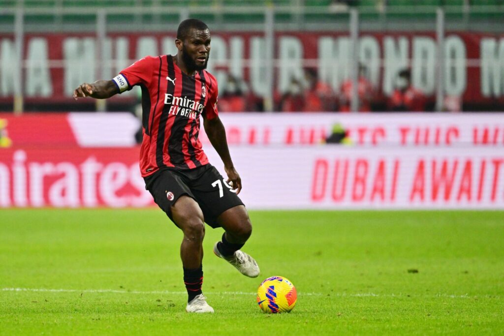 Franck Kessie spielt einen PAss
