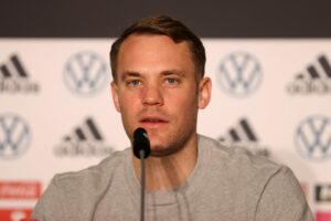 Manuel Neuer auf der Pressekonferenz.