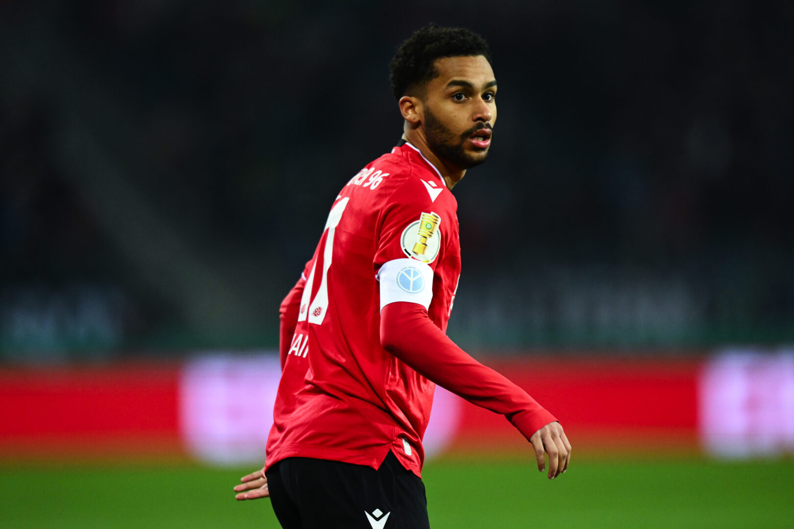 Linton Maina wird Hannover 96 in Richtung Bundesliga verlassen.