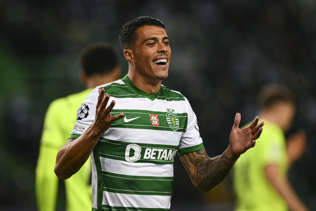 Pedro Porro bleibt Sporting treu.