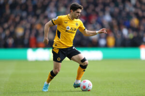 Wolverhampton-Spieler Pedro Neto mit dem Ball am Fuß