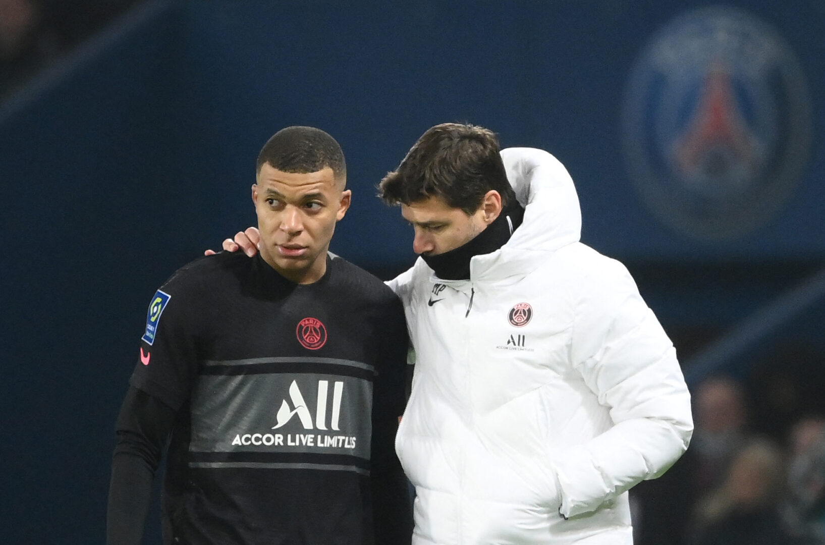 Kylian Mbappe (links) und Mauricio Pochettino (rechts) von Paris Saint-Germain