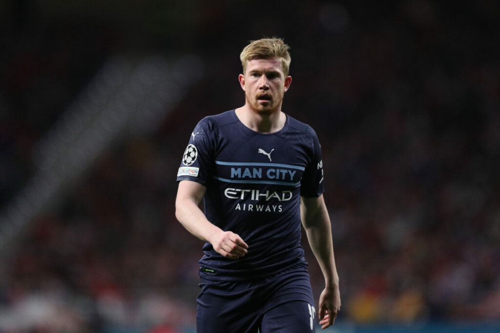 Manchester City muss gegen Liverpool wohl auf Kevin De Bruyne verzichten.