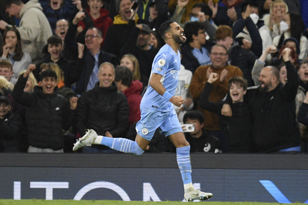 Riyad Mahrez wird mit der AC Milan in Verbindung gebracht. Hier zu sehen beim Torjubel.