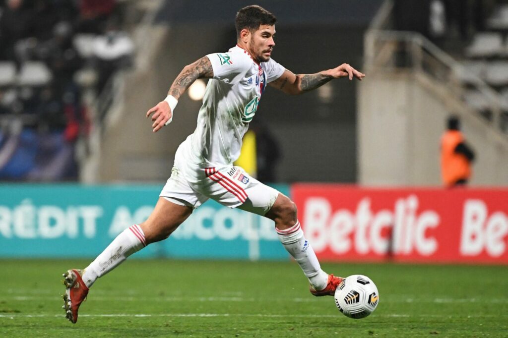 Lucas Paqueta mit Ball am Fuß