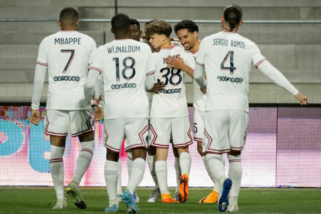 Die Spieler von PSG bejubeln das 3:0 durch Marquinhos