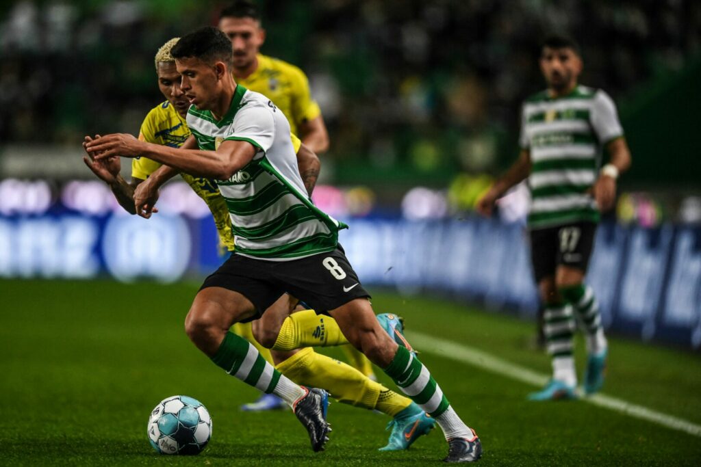 Matheus Nunes (vorne) ist einer von zwei Kandidaten bei den Wolverhampton Wanderers.