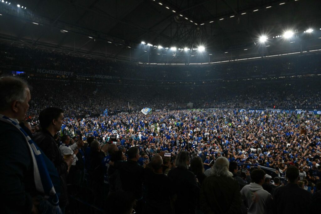 Platzsturm auf Schalke