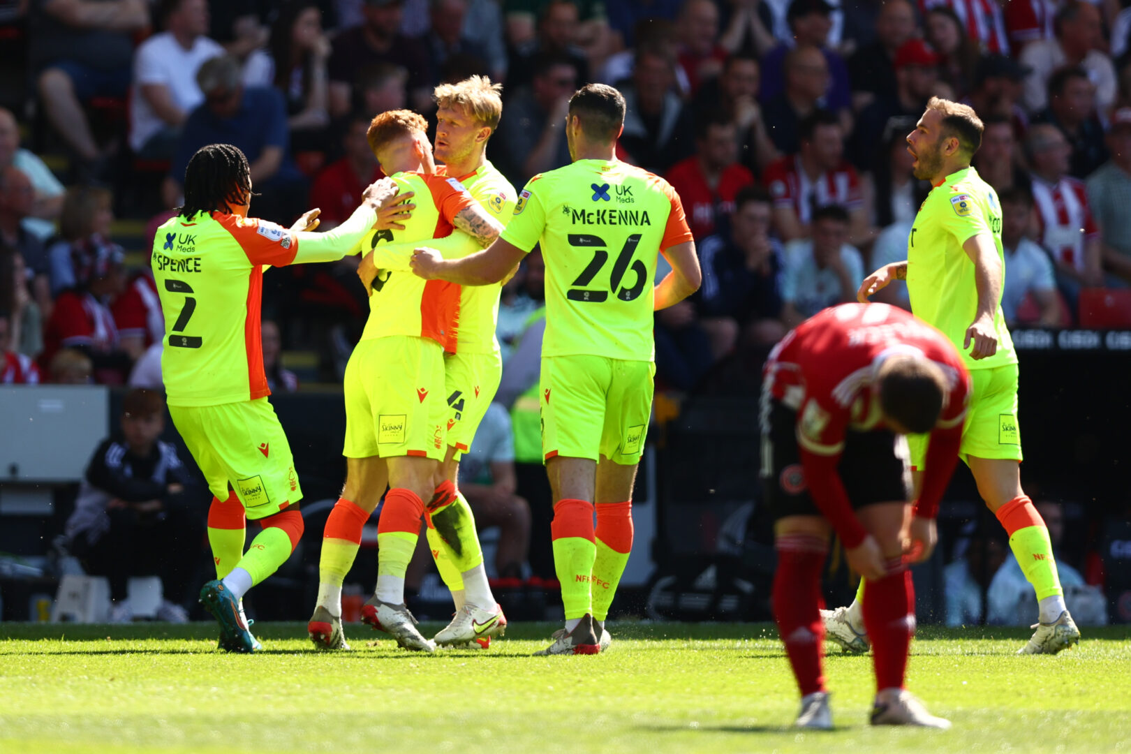 Anschluss in der Nachspielzeit – Berge hält Sheffield gegen Nottingham im Rennen