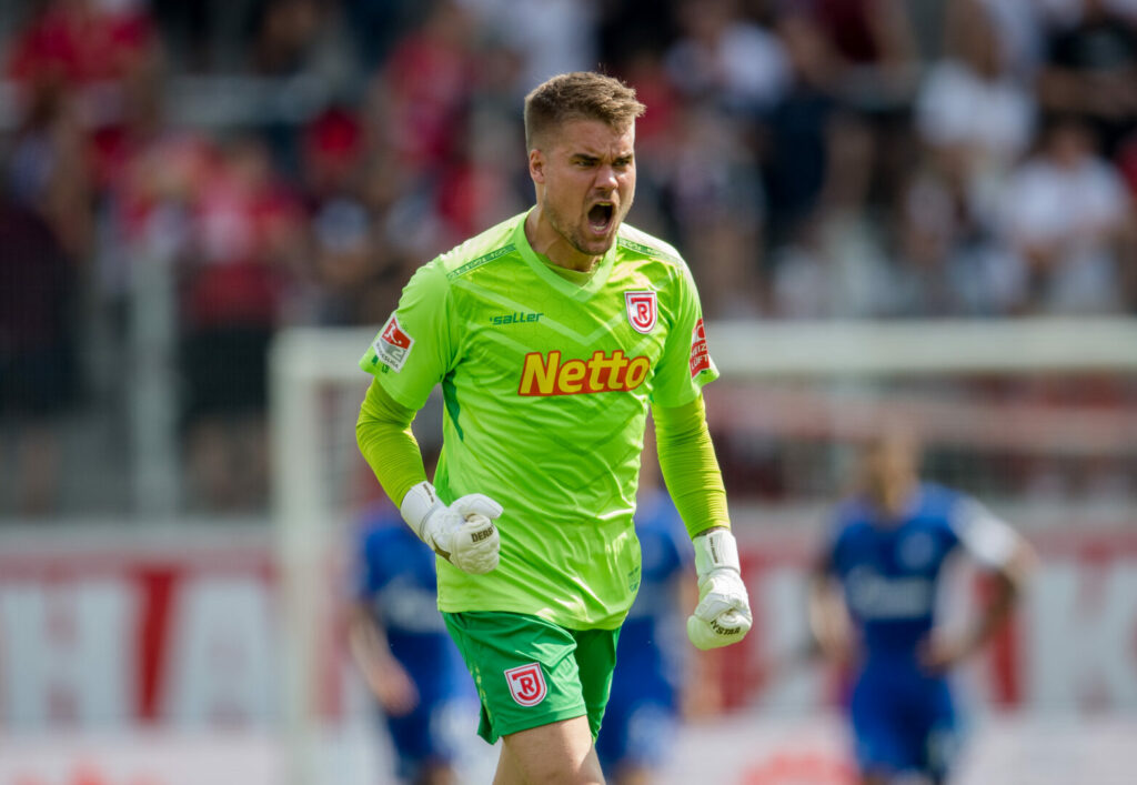 Alexander Meyer wechselt von Jahn Regensburg zum BVB.