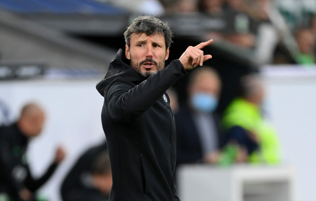 Mark van Bommel könnte neuer Trainer beim KRC Genk werden.